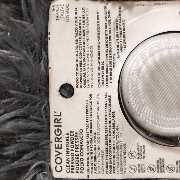 165 Tawny - Set of 2 - CoverGirl Clean Invisible Pressed Powder - Picture 3 of 3